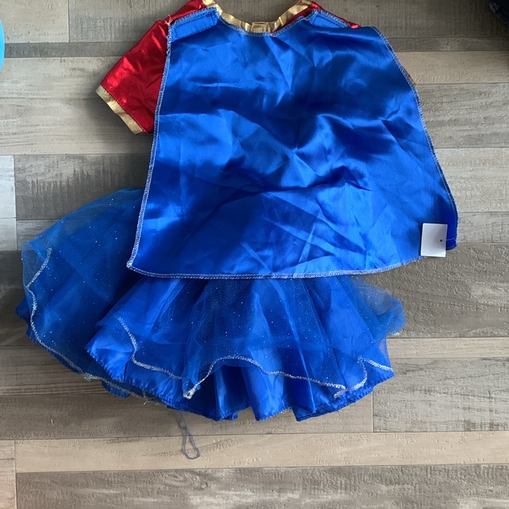 Wonder Woman little girls costume - Picture 2 of 5